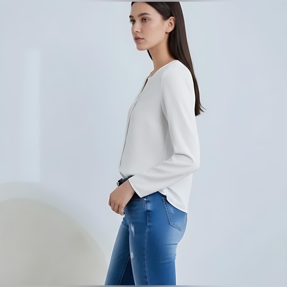 Round Neck White Blouse - Picture 2 of 6